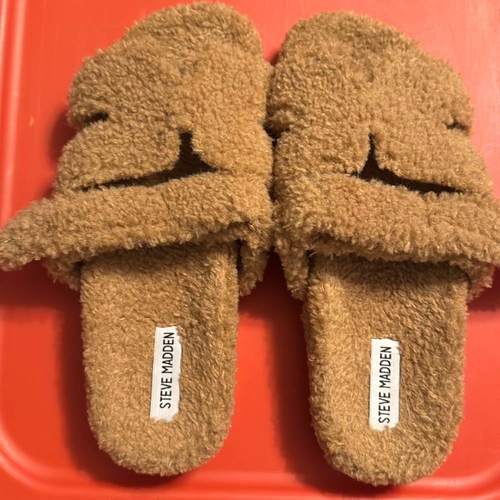 Steve Madden Brown Fuzzy Slides - new no tags no box